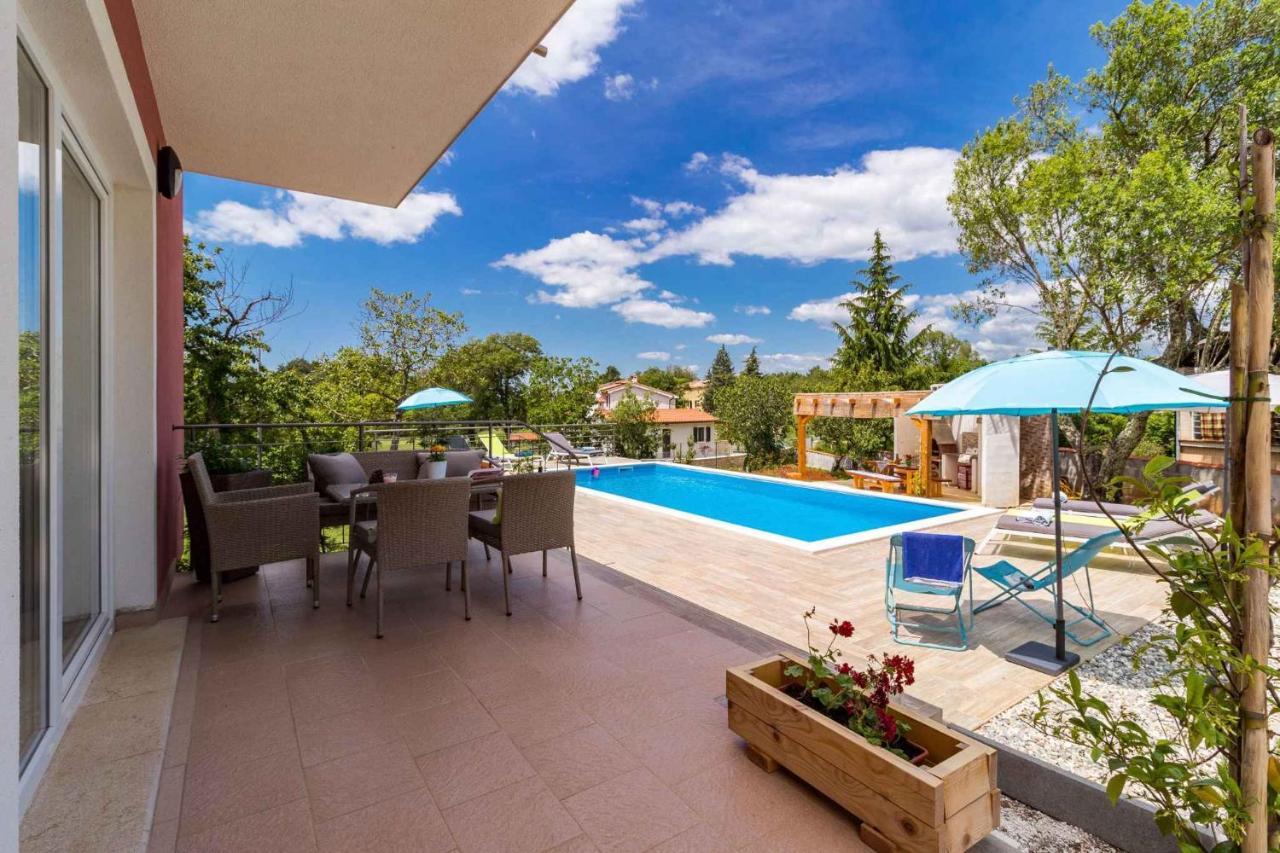 Holiday Home In Tinjan - Istrien 44359 Exterior photo