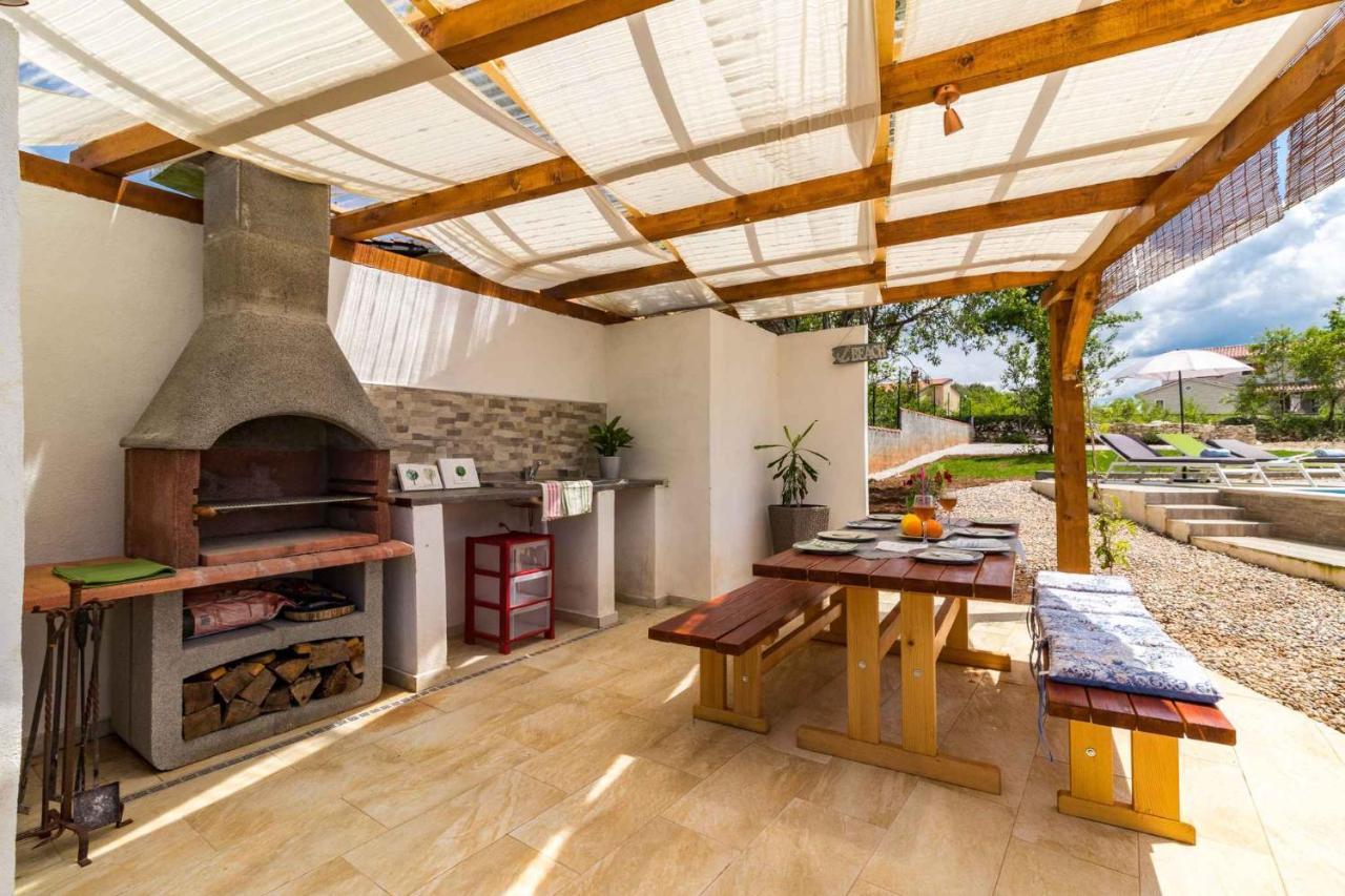 Holiday Home In Tinjan - Istrien 44359 Exterior photo