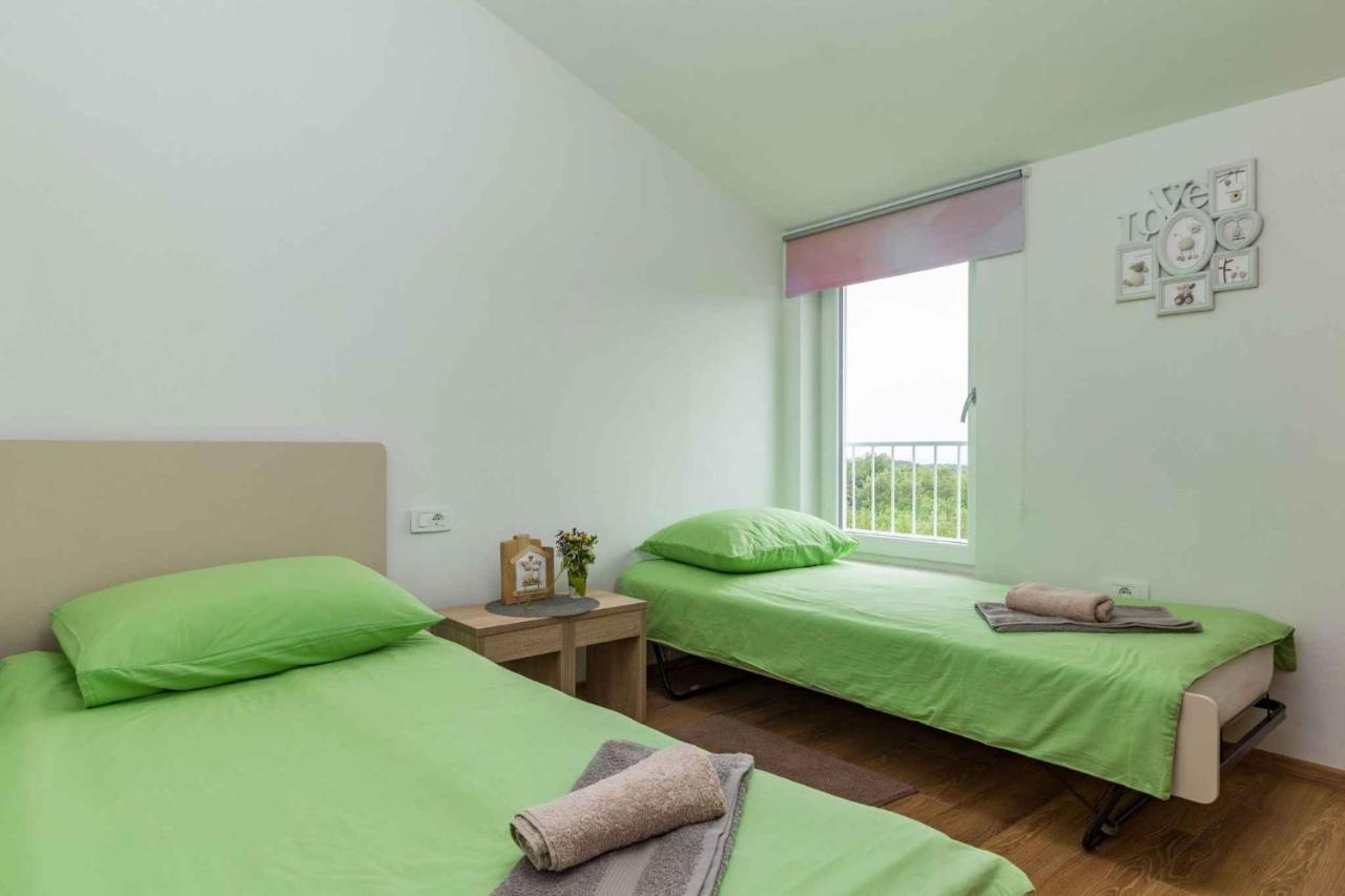 Holiday Home In Tinjan - Istrien 44359 Exterior photo